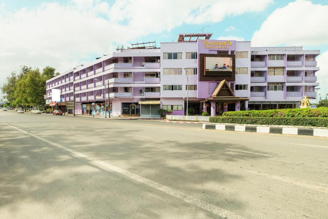 Oyo 565 Trang Hotel Exterior foto
